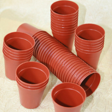 100 Miniature Plastic Pots 45mm, terracotta color only